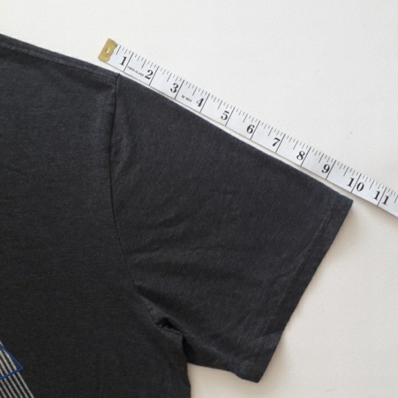 ● Oakley | men's short sleeve Graphic Tee Shirt - Picture 7 of 10